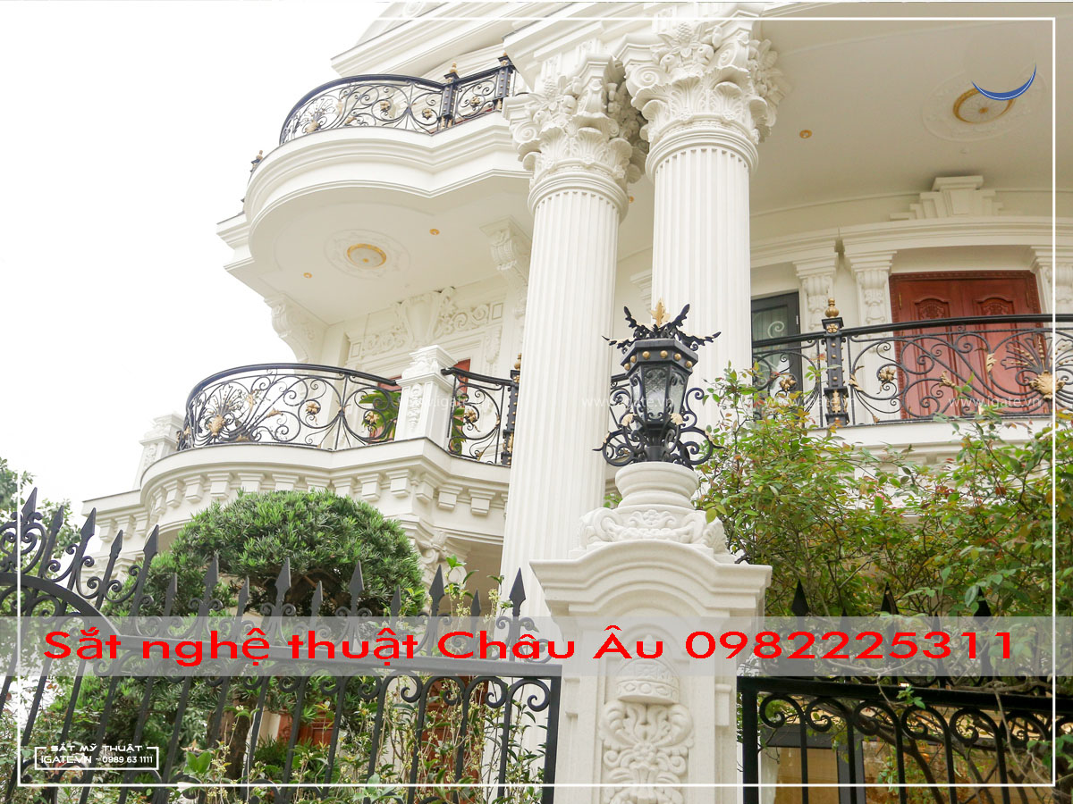 Mẫu lan can sắt tân cổ điển ban công nghệ thuật sang
