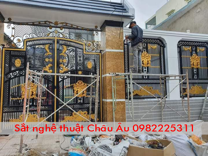 bộ cửa cổng đẹp mỹ thuật