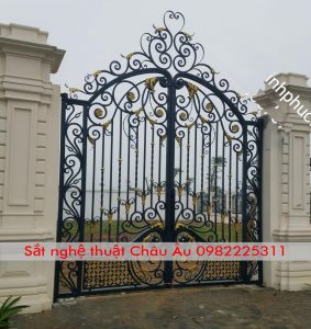 Cửa cổng 2 cánh sắt mỹ thuật đẹp tại Hà Nam