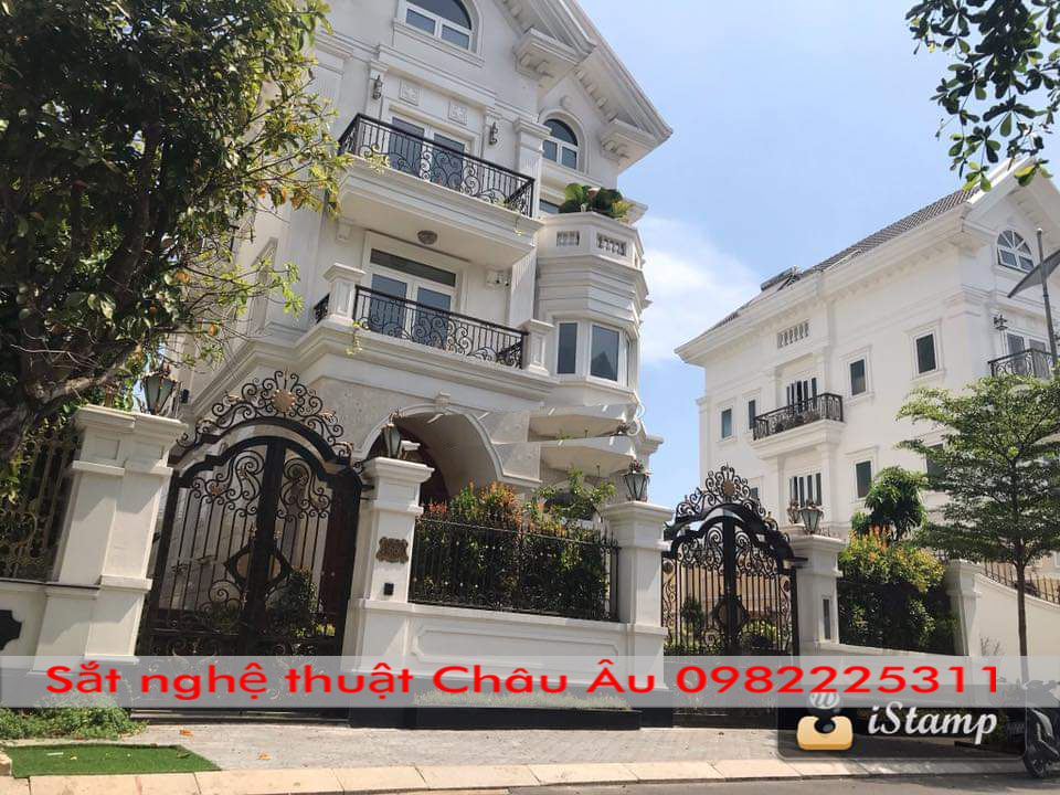 Cổng sắt nghệ thuật tân cổ điển hà nội