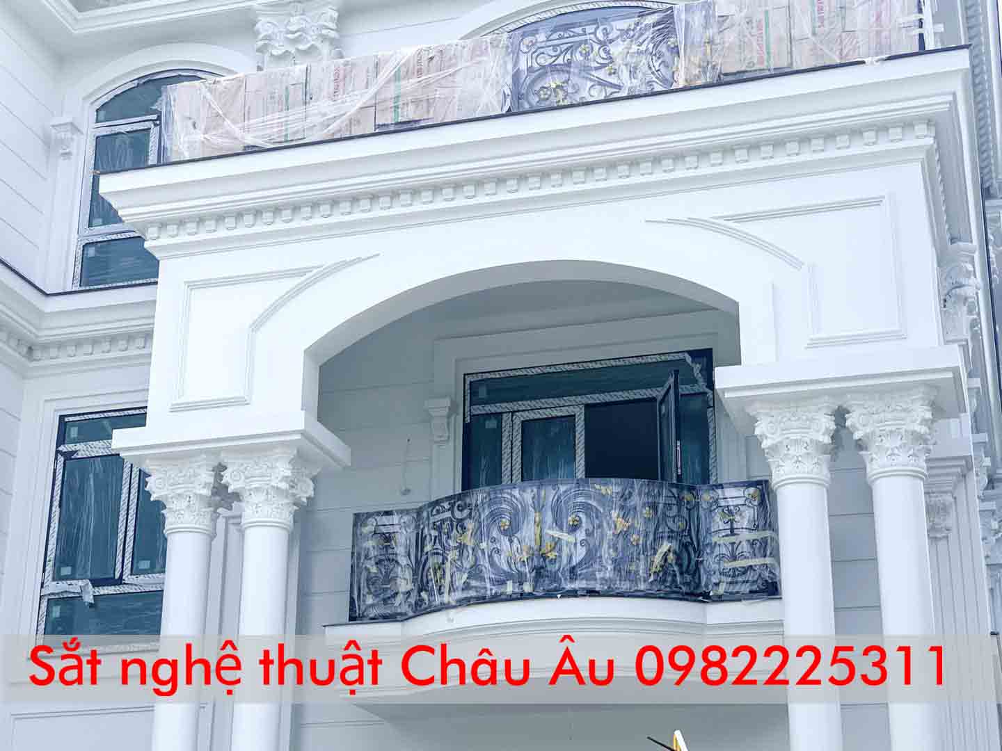 Mẫu ban công sắt cổ điển Mẫu ban công sắt cổ điển