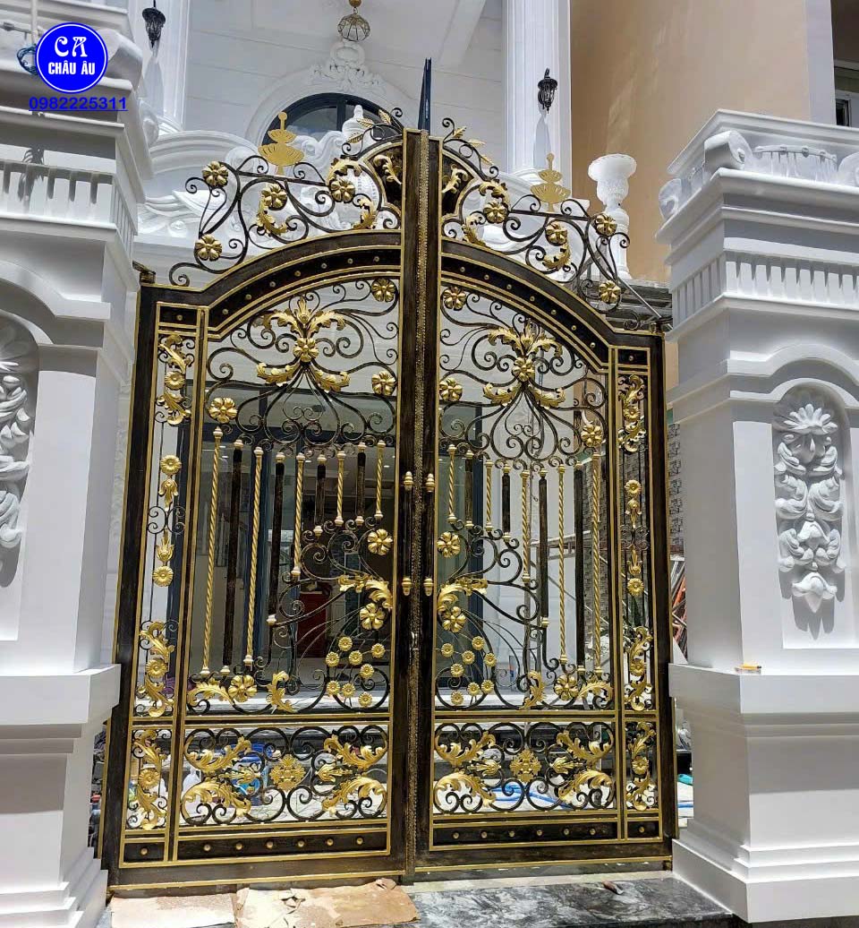 mẫu cổng sắt mỹ thuật 2 cánh