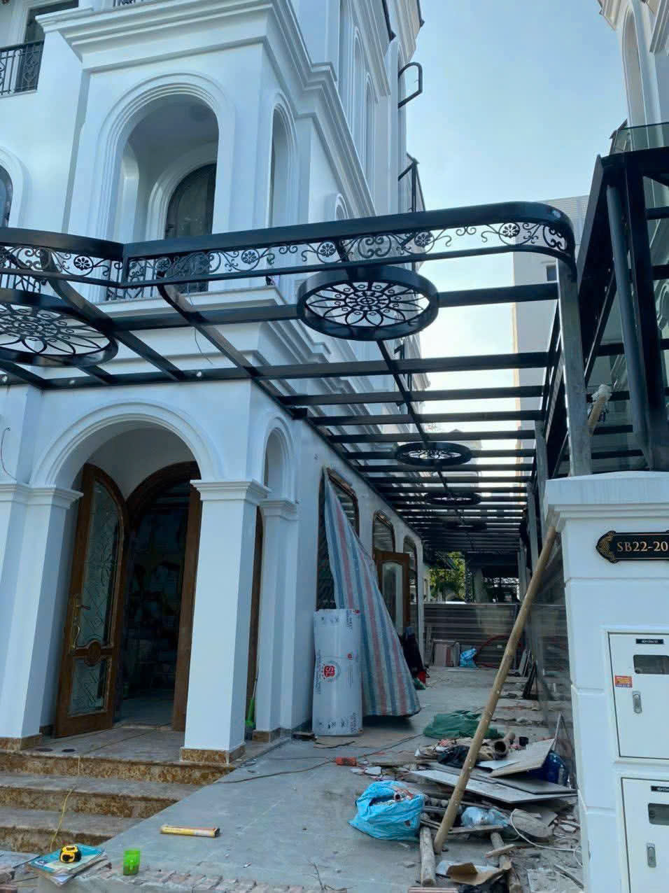 Mái kính sắt nghệ thuật nhà biêt thự Mái kính sắt nghệ thuật đẹp