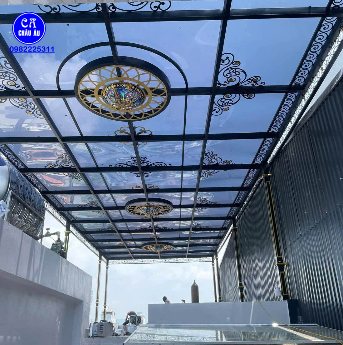 Mái kính sắt nghệ thuật sang trọng Mái kính sắt nghệ thuật sang trọng